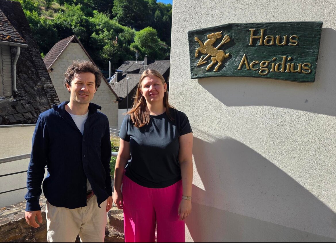 Marina und Ilja (FLS) bei der Sitzung der Gemeindevertretung