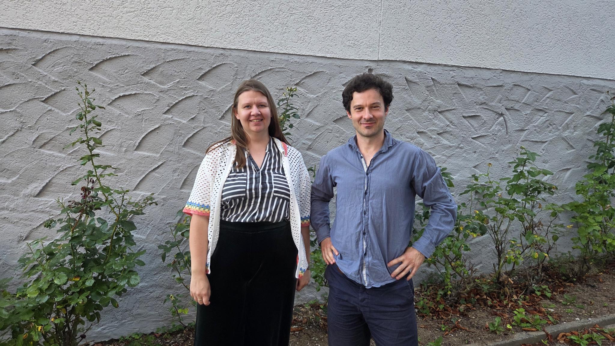 Marina Meffert und Dr. Ilja von Hoeßle (FLS) bei der Sitzung der Gemeindevertretung im Dorfgemeinschaftshaus Hausen v.d.H.